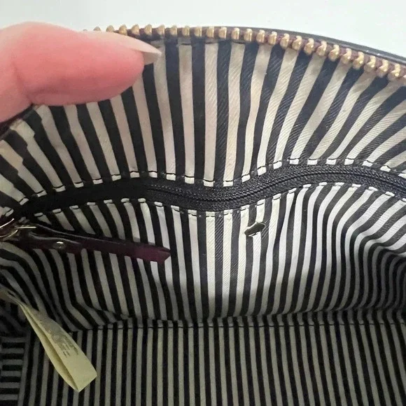 Kate Spade Perforated Cameron Street Burgandy Barrel Pocketbook & Billfold - Picture 10 of 16